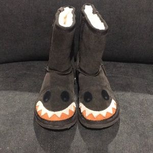 New w/o Tags: Emu Monster Shearling Boot
